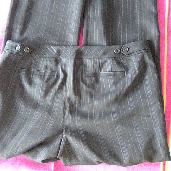 Ann Taylor petites pants. Size 12P. 57% virgin wool. - Picture 4 of 6